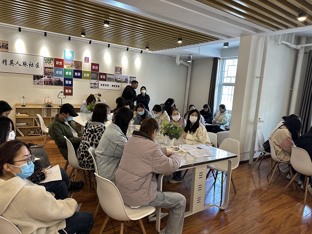 【完满团支部】 三月春风暖人心 雷锋精神永相传——商务英语学院英语2214班完满团支部活动