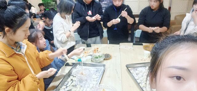 【完满班级】领略生活魅力 守望青葱岁——外语系英语1901班、1907班12月完满班级活动