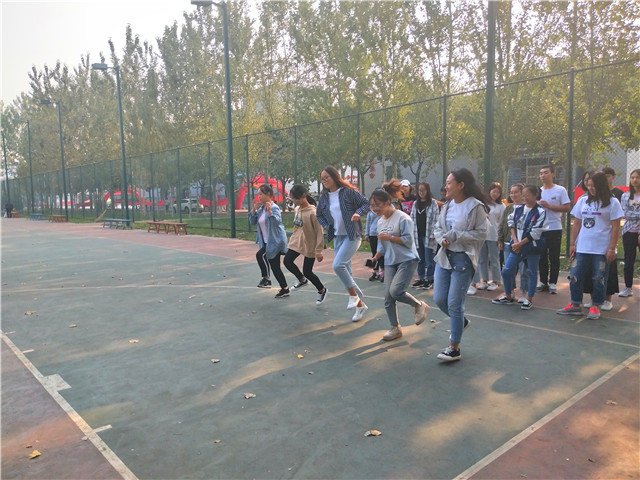 【完满班级】趣味体育 精彩人生——淬炼商学院九月完满班级主题活动（六）