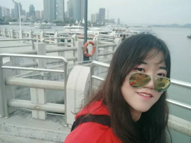 闪光的信院第240期:篮球场下 聆听她们的热爱与坚守