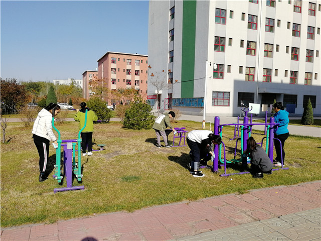 【完满班级】早起的太阳 打扰了菊梅花的梦 ——机电工程系电气1701班举办“上善若水 以德服人”完满班级活动
