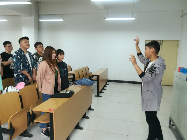 【完满班级】唱响青春  红色青年梦——大数据学院、信息工程学院物联1701班正青春 在路上