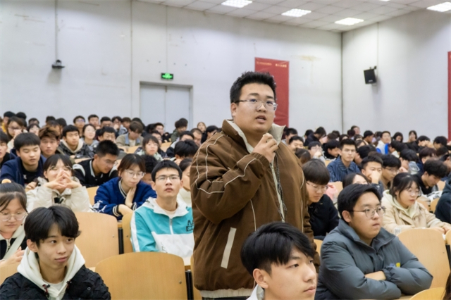 【辅导员说完满】抬头观星 低头观心——智能工程学院2023级辅导员说完满活动