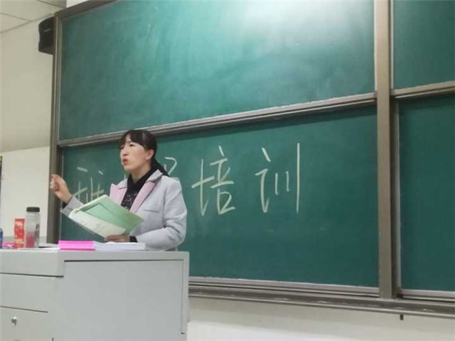 【辅导员说完满】财务专业干部培训大会——淬炼商学院“辅导员说完满”系列活动(十)