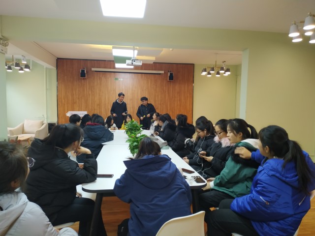 【完满班级】“艺”见钟情 “音”你而美——外国语言文学系英语1803班、1804班12月完满班级活动