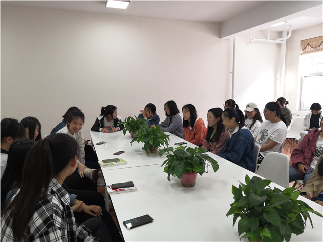 【完满班级】展现风采 靓出奇迹——外国语言文学系英语1805班、英语1806班5月完满班级活动