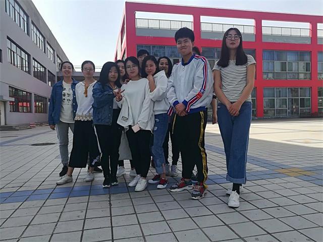 【完满班级】奔跑吧——服装1601班级举办“洋溢青春 拼搏活力”奔跑吧活动