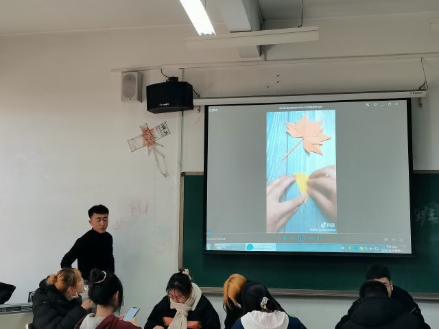 【完满班级】一张纸的天马行空——艺术传媒学院环境设计2102班手工折纸活动