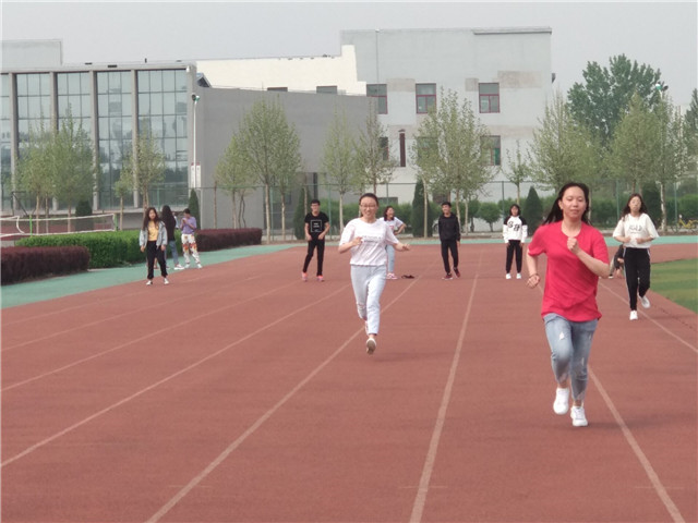 【完满班级】以梦为马 奔跑接力获突破 振奋人心——淬炼商学院四月完满班级主题活动（二十）