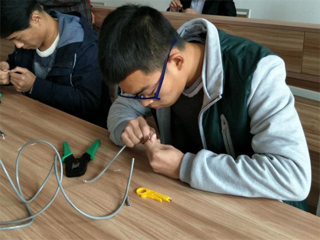 信息工程系举办第二届计算机综合应用技能大赛