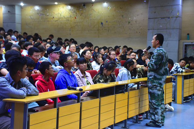 【辅导员说完满】时光易逝不可复 劝君更惜少年时——大数据学院2018级举办辅导员说完满