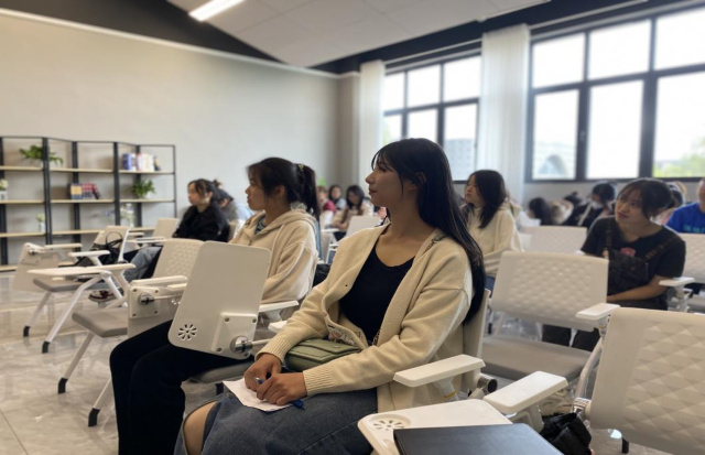 第37期她说·女生学堂:论芳华是 她辩诉真情——“论芳华 辩青春”辩论赛