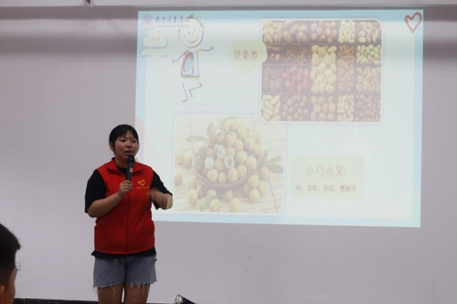 【三下乡】青春烛梦 爱心护航——食品与环境学院“青风环箕”乡村振兴实践团