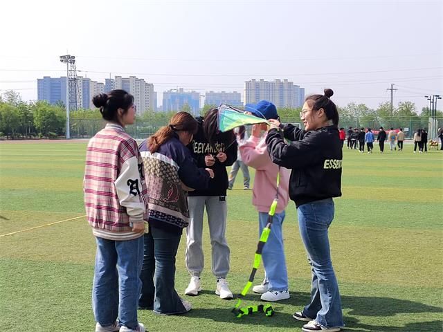 【完满团支部】与风相约 放飞梦想——食品与环境学院食安2101班完满团支部活动