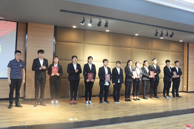 总结回顾过往 协力开拓未来新篇章——食品与环境学院第五届学生会优秀部门答辩大会