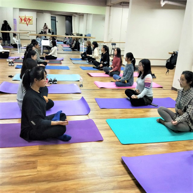 【社团快讯】感受瑜伽运动的快乐 留住我与书的旧时光