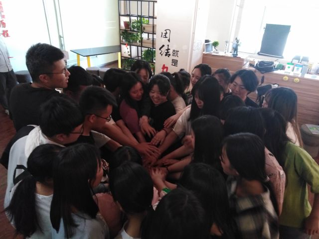 【完满班级】运筹帷幄展宏图 气贯长虹谱青春——经济与管理学院五月完满班级活动纪实（十一）