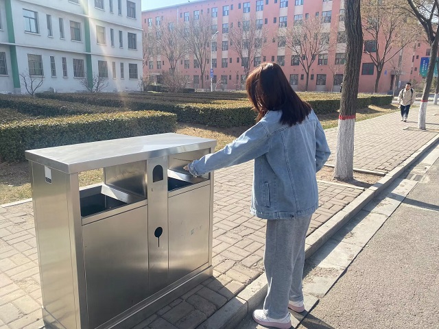 【完满团支部】学雷锋树新风 争当信院文明使者——商务英语学院英语2216班完满团支部活动