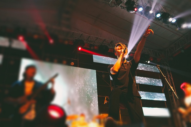 【音乐节·无边】rock寒流轰炸信院 走近摇滚PG one——