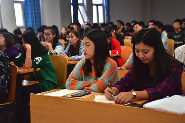 【辅导员说完满】提高安全意识 践行安全行为——大数据学院、信息工程学院安全主题班会