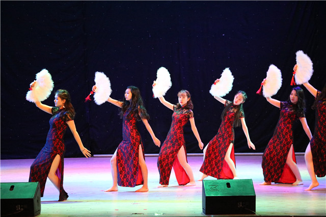 一场盛世之约 传递经典——第86期乌马河周末文化广场之“向经典致敬”主题晚会