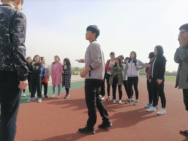 【完满班级】绿茵操场  接力青春——淬炼商学院举办四月完满班级主题活动（六）