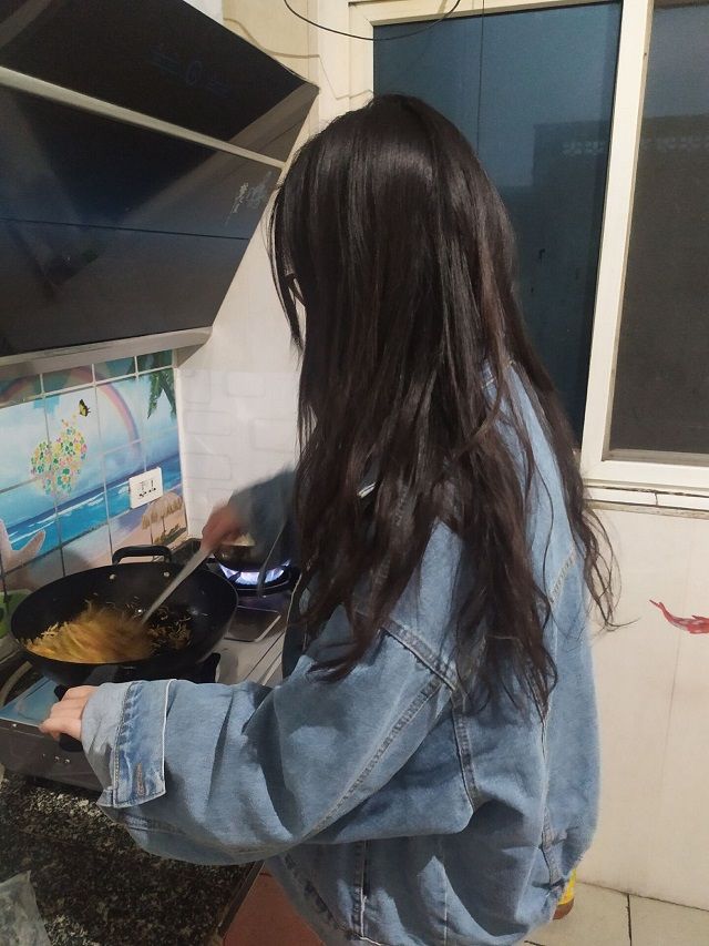 【完满班级】健康饮食 绿色厨艺——计科1803“谁是大厨”居家做菜大比拼活动