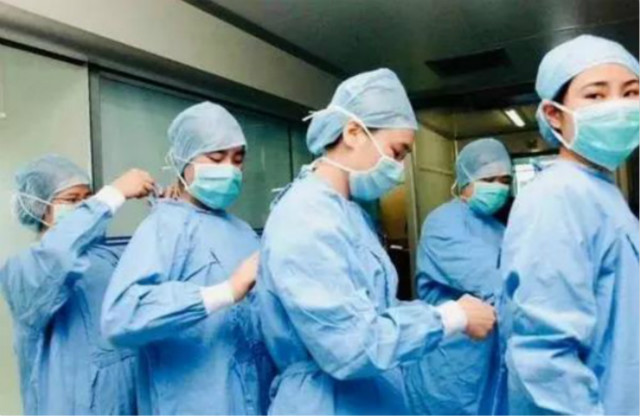 【团日活动】并肩战役 共克时艰——外语系英语1802班、英语1801班主题团日活动