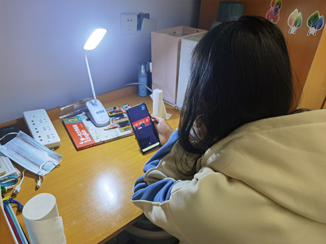 【完满班级】视大国克时艰 携千灯曜华夏——淬炼·国际商学院财务2102班完满班级活动