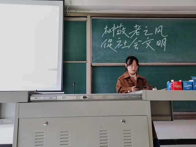 树敬老之风 促文明社会——星火专项志愿者服务队活动