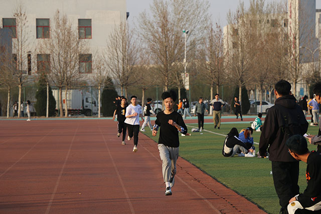 舞动青春 挥洒汗水——智能工程学院首届“挑战自我”体育节