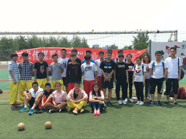 艺术传媒系第二届“毕业季”传统蹴鞠大赛热情洋溢