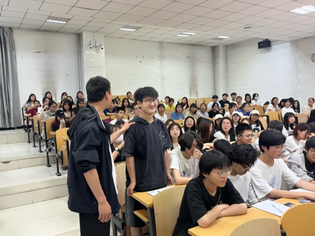【辅导员说完满】愿你拥有被“讨厌”的勇气——淬炼·国际商学院2022级辅导员说完满活动
