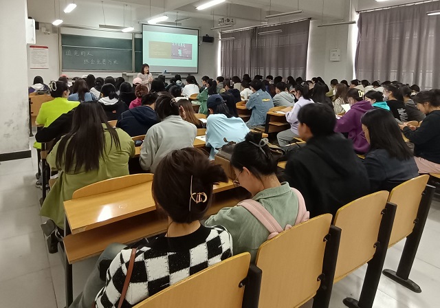 【辅导员说完满】追光的人 终会光芒万丈——食品与环境学院2020级辅导员说完满活动