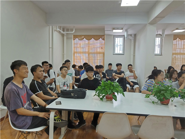 【完满班级】时光匆匆 三省吾身——网工1802班“批评与自我批评”学年总结大会