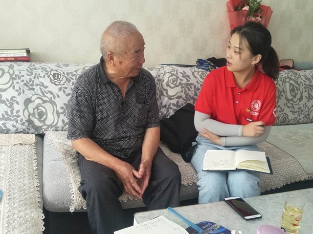 志愿之星•原嘉君:用温热的初心 触碰世界