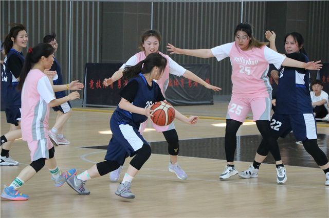 第十三届“至强杯”女子篮球联赛圆满落幕