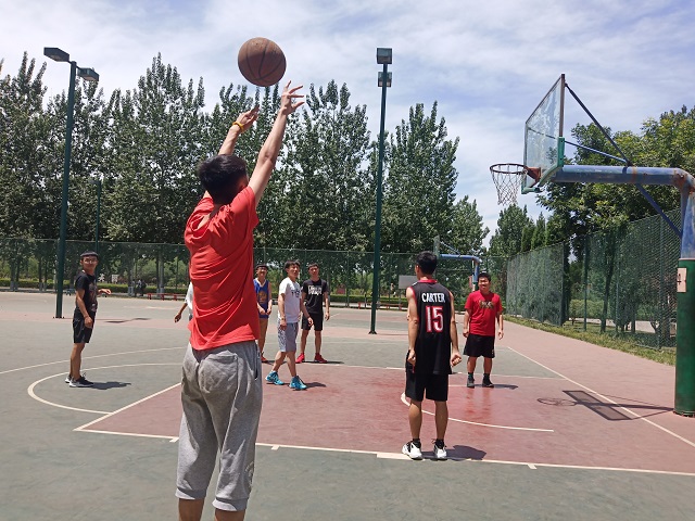 【完满班级】男女5V5篮球比赛——数据1801班“球球俱进 分分必得”篮球大赛