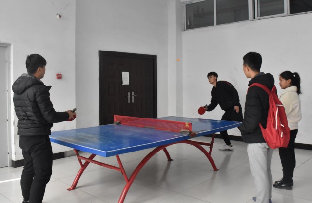 爱“乒”才会赢 一“乒”到底——信工系第五届“挑战杯”乒乓球赛