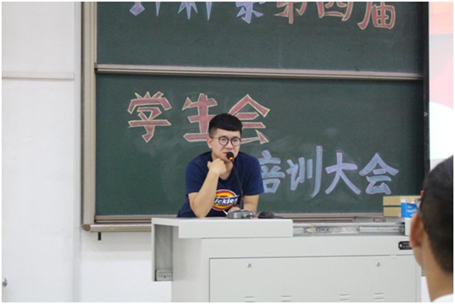 闪光的信院第151期:初心渡时光 磨练铸皇冠——乔敏