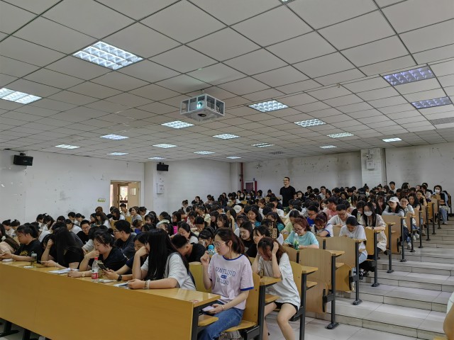 【辅导员说完满】拼搏的力量——淬炼·国际商学院2020级辅导员说完满活动