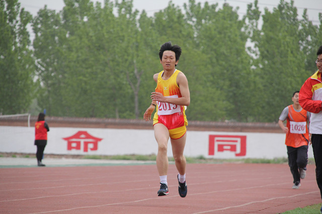 所向披靡 雄霸天下——记第七届运动会径赛之出彩经管