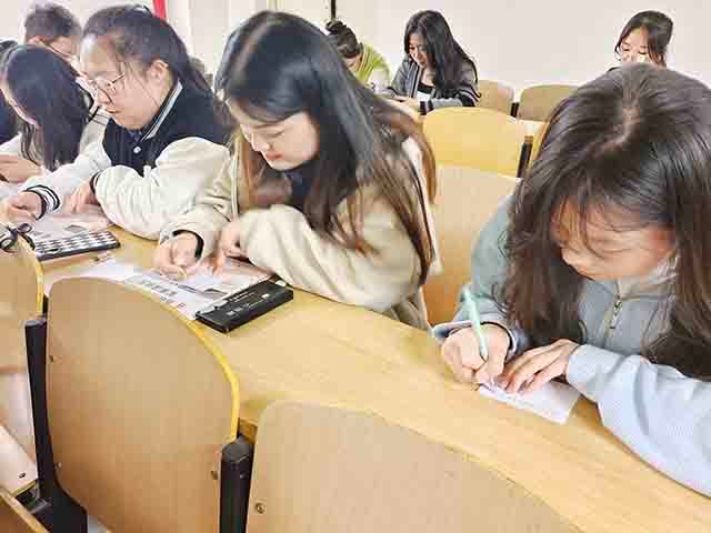 【完满班级】注重心理健康 燃起希望之火——食品与环境学院食安2201班完满班级活动