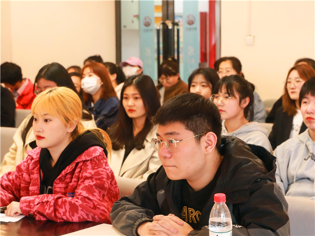 【1＋1＞2】创意流光 变废为宝 让错放资源归“家”——食环&箕城“时尚·生活·家”养成计划之“低碳生活 环保‘家’文化”宿舍垃圾变废为宝DIY大赛