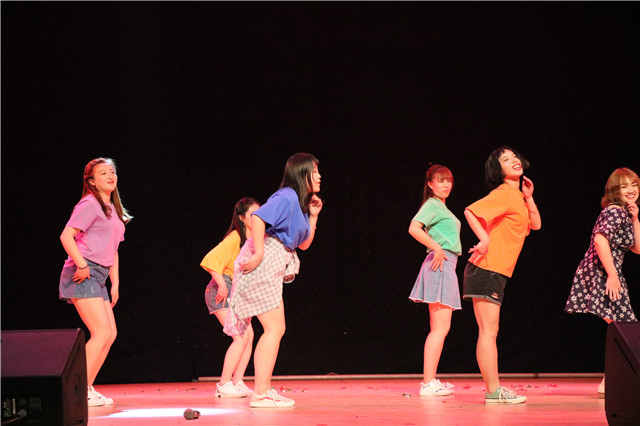 一场盛世之约 传递经典——第86期乌马河周末文化广场之“向经典致敬”主题晚会