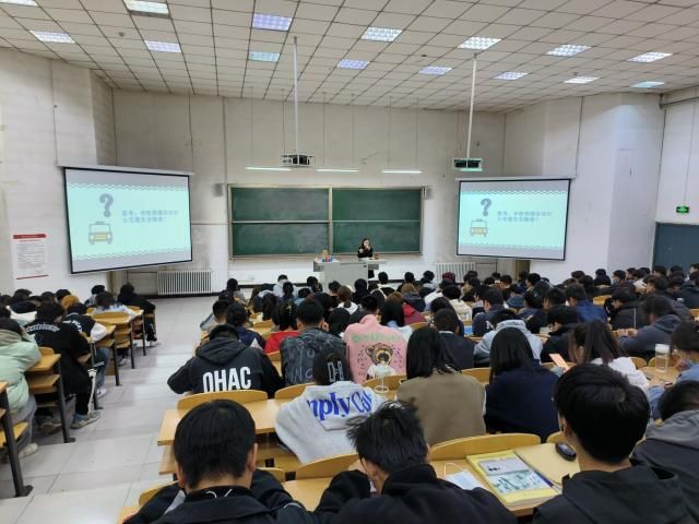 智能工程学院三月“辅导员说完满”活动集锦