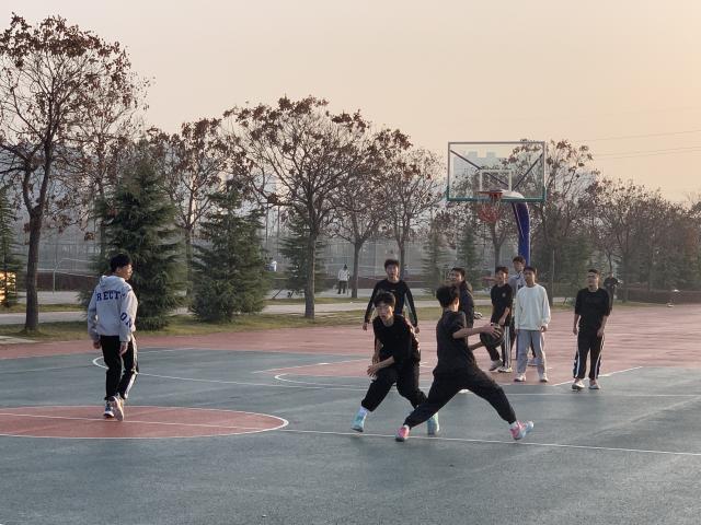 【完满团支部】篮球竞赛 体育精神——大数据学院、信息工程学院计科2203班完满团支部活动