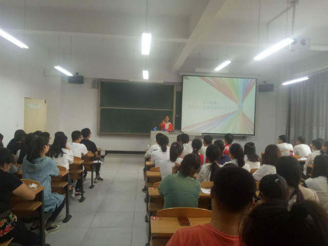 【辅导员说完满】书香的味道 箕城的声音 家中的感觉——经济管理系2016级辅导员说完满
