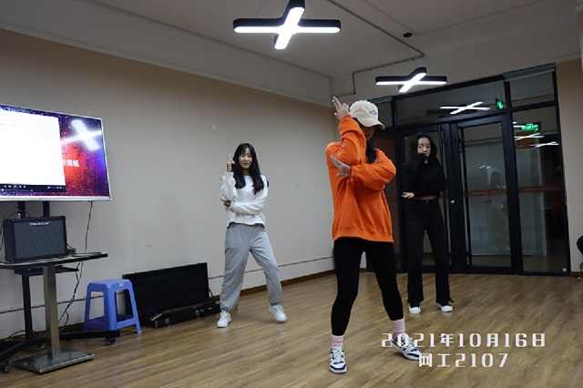 【完满班级】青春岁月 你我同行——大数据学院、信息工程学院网工2107班完满班级活动