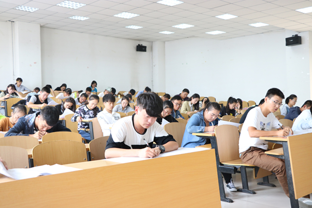 第十一届学生会干部干事集中培训顺利结束